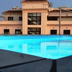 https://apartamentos-gran-plaza-de-nerja.es-andalucia.com
