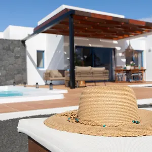 https://villalia-a5.in-canary-islands.com